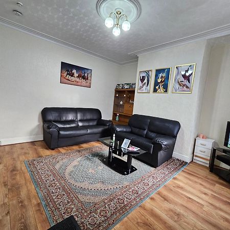 Hotel Bright Sunny, Double Bed With Garden, Tv And Wi-Fi Leeds  Zewnętrze zdjęcie