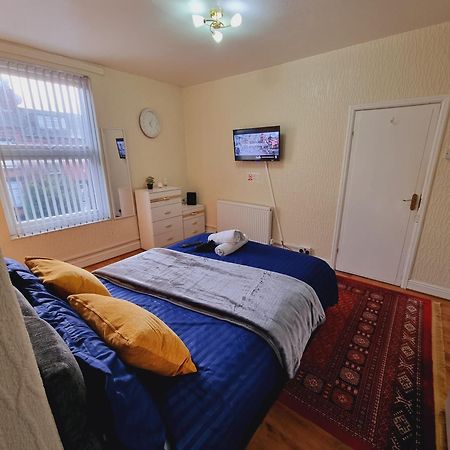 Hotel Bright Sunny, Double Bed With Garden, Tv And Wi-Fi Leeds  Zewnętrze zdjęcie