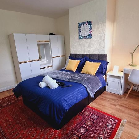 Hotel Bright Sunny, Double Bed With Garden, Tv And Wi-Fi Leeds  Zewnętrze zdjęcie