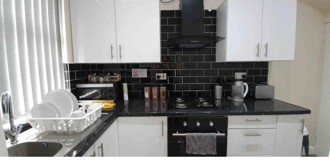 Hotel Bright Sunny, Double Bed With Garden, Tv And Wi-Fi Leeds  Zewnętrze zdjęcie