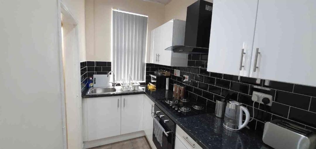 Hotel Bright Sunny, Double Bed With Garden, Tv And Wi-Fi Leeds  Zewnętrze zdjęcie