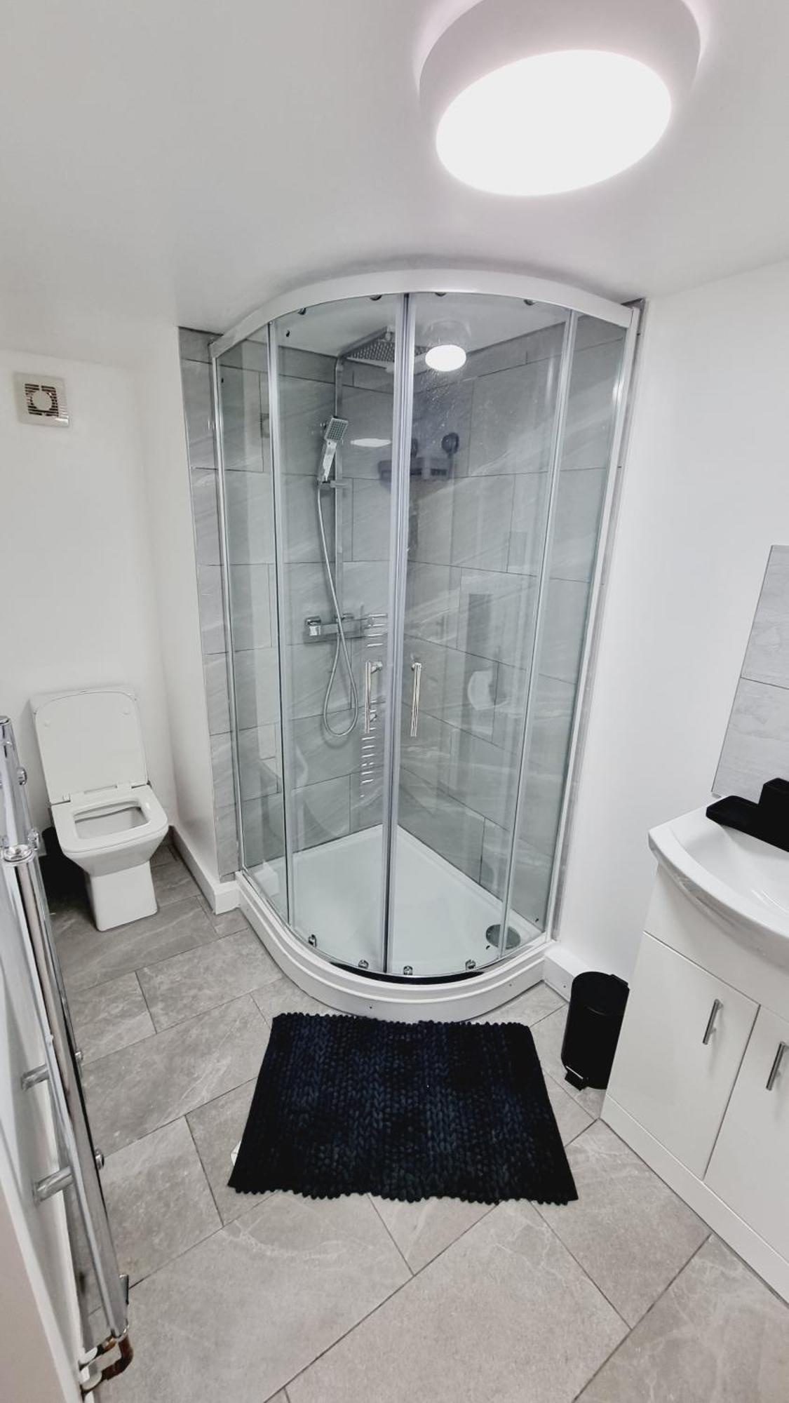 Hotel Bright Sunny, Double Bed With Garden, Tv And Wi-Fi Leeds  Zewnętrze zdjęcie